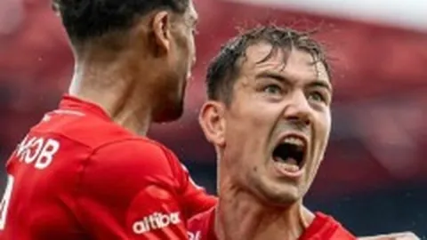 袁悦布林科娃携手战胜种子选手